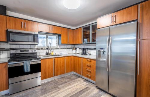 Allapattah Apartment | 2 BD Home w/Private Parking, Private Yard & W/D