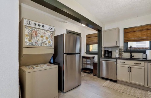 Wichita House | 2 BD near Wesley Medical Center ~Boho Bungalow~