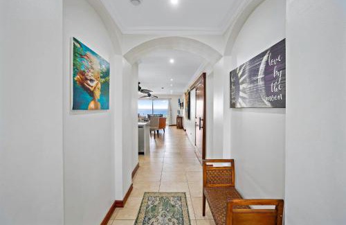 Playa Flamingo Apartment | 2-BD Ocean-View Condo with Pool Walk to Beach