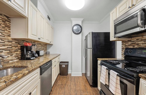 Downtown Atlanta Apartment | 2 BD Peachtree Towers Newly Renovated Condo-24I