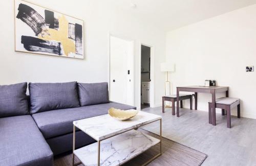 Flamingo/Lummus House | 2 Bdr and 1 Bth CHIC and COZY Apartment on Collins Ave
