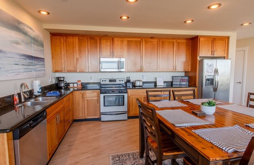 Rockaway Beach Condo | 2 BDR | Beachfront | Private Balcony | Ocean Views