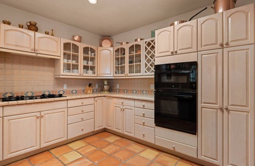 Santa Fe House | 2 BDR + Den Sleeps 4 | 2 Car Garage | Washer/Dryer