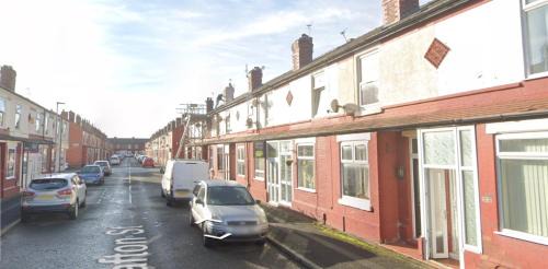 Warrington House | 2 BDR House By Eason Stays Short Lets & Serviced Accommodation Warrington With Free Wifi