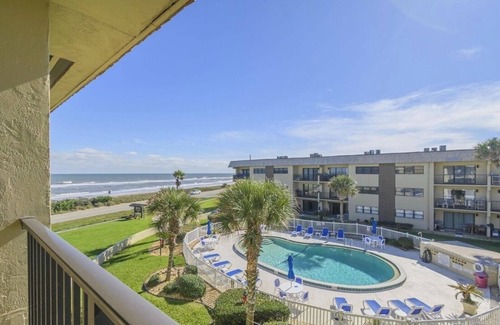 Breakers Condo | 2 bdrm condo, Ormond Beach steps from the beach, views from all windows, AC WIFI