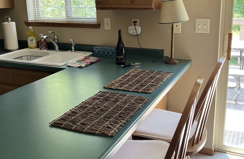 New Lisbon Cottage | 2 Bdrm Pet Friendly Cottage 2 min to Castle Rock Lake