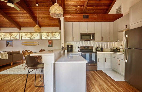 Indian River Estates House | 2 Bdrm Treasure Coast Bungalow Near to the Beach