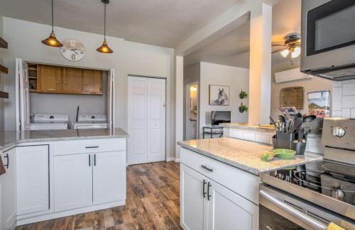Colorado Springs Apartment | 2 BDS Garden Of Gods - Near it all
