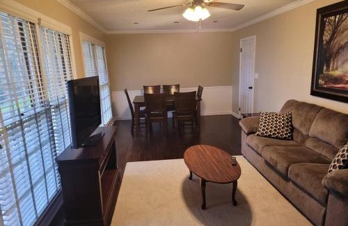 Guntersville House | 2. Beautiful lakeview home in Guntersville