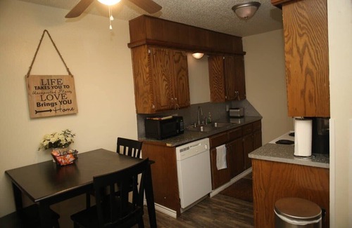 Lawton Apartment | 2 bed/1 bath next to Ft Sill
