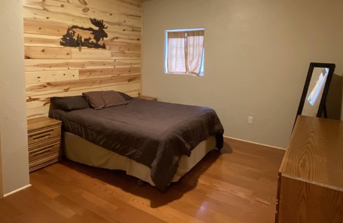 Moorcroft Apartment | 2 bed - 1 bath - sleeps 5! Close to lake, Sturgis, Black Hills, Devils Tower