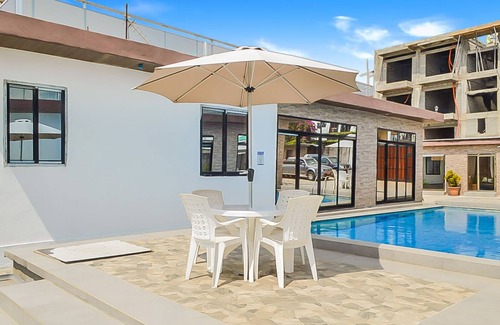 Monrovia Villa | 2 Bed/2.5 Bath Villa (Rubi)
