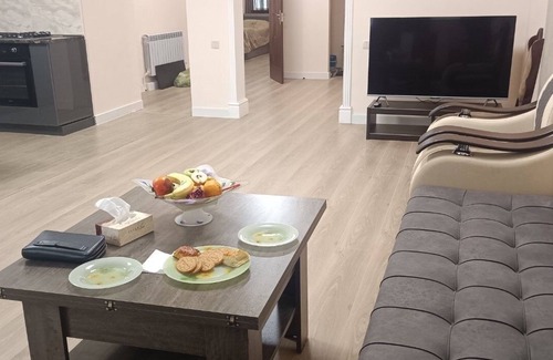 Kentron Apartment | 2 bed 2 bath Downtown 100Sqm