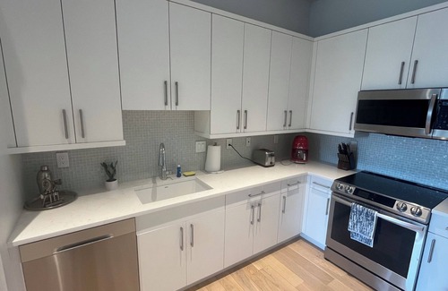 Old Naples Condo | 2 bed 2 bath Downtown Naples Beach Condo 2 Blocks to Fifth Avenue New Building!
