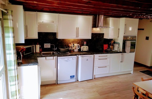 Torrington Cottage | 2 bed 2 bath property In North Devon, 9 Acres Pet Friendly, near to beach