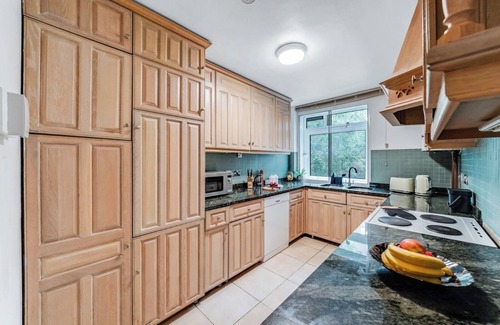Regent's Park Apartment | 2 Bed 2 Bath Spacious Victorian flat prime location near Baker street
