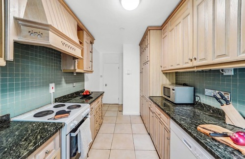 Regent's Park Apartment | 2 Bed 2 Bath Spacious Victorian flat prime location near Baker street