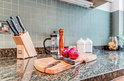 Regent's Park Apartment | 2 Bed 2 Bath Spacious Victorian flat prime location near Baker street