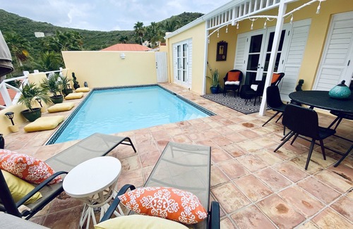 Teagues Bay Villa | 2 bed 2 bath Villa with Private Pool! Sleeps 4