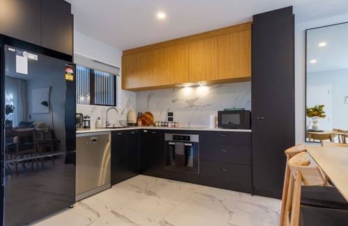 Ilam House | 2 bed 2 bath with Carpark near Canterbury University