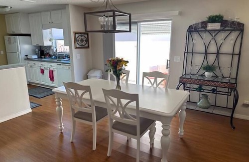 El Cortez House | 2 bed/2bath Courtyard Villa Spanish Springs w/cart