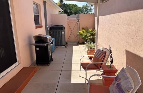 El Cortez House | 2 bed/2bath Courtyard Villa Spanish Springs w/cart