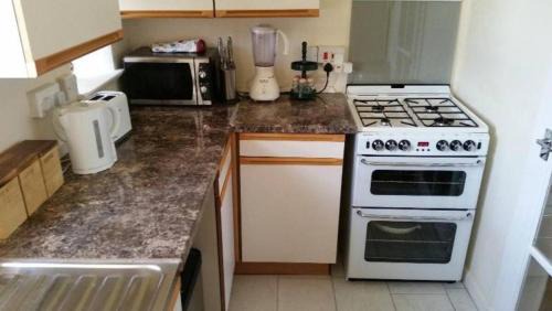 Central Aberdeen Apartment | 2-Bed Apartment in Aberdeen Sleeps 4 Parking