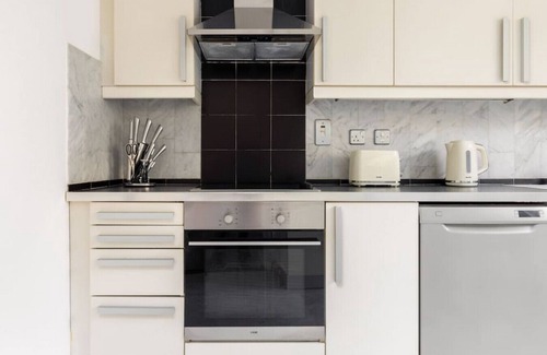 Surrey Docks Apartment | 2 Bed Apartment in Surrey Quays