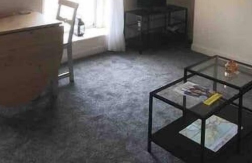Castle Apartment | 2 Bed apartment with a Sea View.