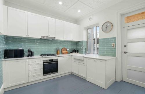 Bondi Beach Apartment | 2-Bed Apartment with Stunning Bondi Beach Views