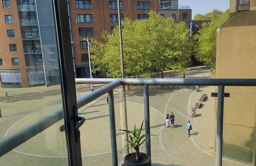Castle Apartment | 2 Bed Appt - City Centre - Private Balcony