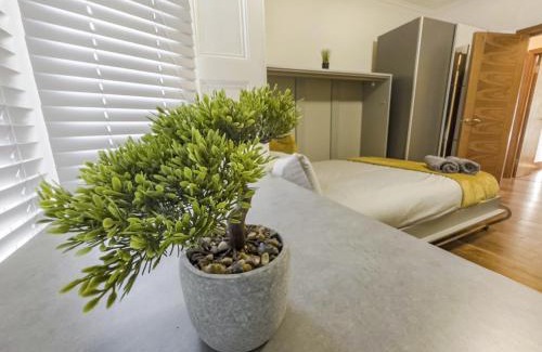 Ravenscourt Park Apartment | 2 bed Appt In Central London