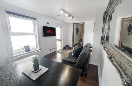 Ravenscourt Park Apartment | 2 bed Appt In Central London