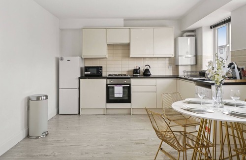 Uxbridge South Apartment | 2 Bed Apt|Leisure|Families|Uxbridge