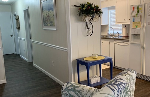 Myrtle Beach House | 2-bed/bath, complimentary golf cart, pet friendly -Myrtle Beach- discounted now
