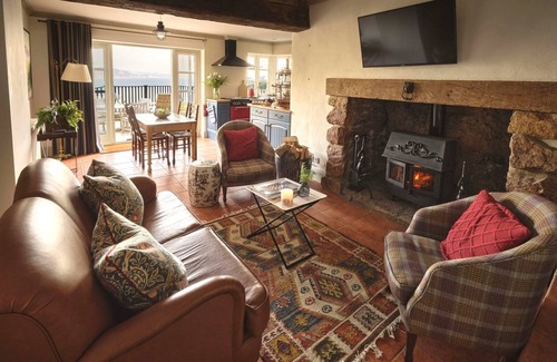 Babbacombe Cottage | 2 Bed - Bay Cottage - Sleeps 4 guests in 2 bedrooms