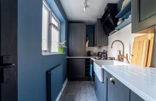 Dalston House | 2-Bed Beautiful Garden Flat, Sleeps 5, Dalston