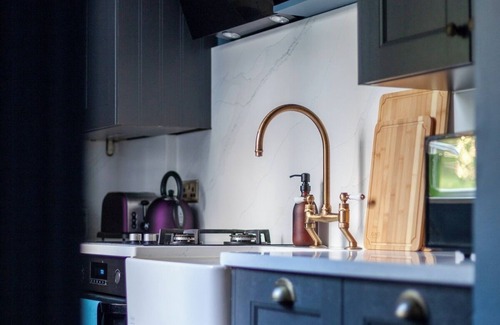 Dalston House | 2-Bed Beautiful Garden Flat, Sleeps 5, Dalston