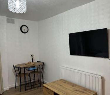 Barrow-on-Trent Apartment | 2 Bed Bungalow in Sinfin