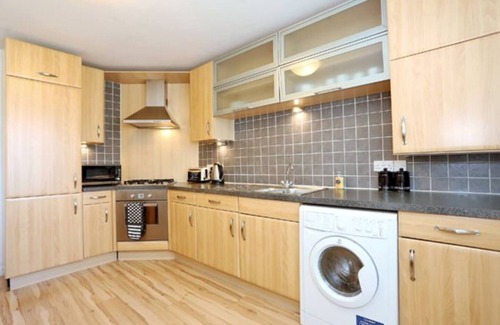 Central Aberdeen Apartment | 2-Bed Condo Best of Beach & City, FREE Parking!