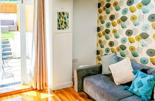 Barnstaple House | 2 Bed Cottage Barnstaple North Devon Dog-Friendly!
