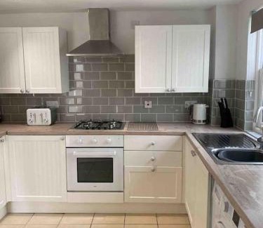 Barnstaple House | 2 Bed Cottage Barnstaple North Devon Dog-Friendly!