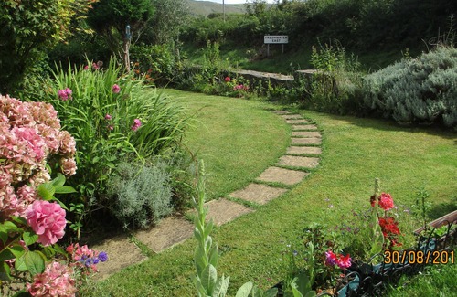 Pembroke House | 2 Bed ensuite Lodge overlooking beach and coastline