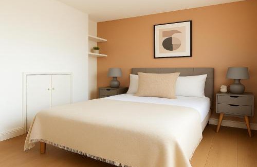 North Richmond Apartment | 2 Bed Flat by Richmond Park