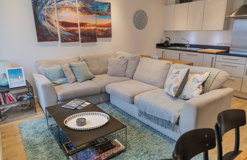 Wandsworth Common Apartment | 2 bed flat in Wandsworth/Balham modern/spacious light -boutique hotel experience