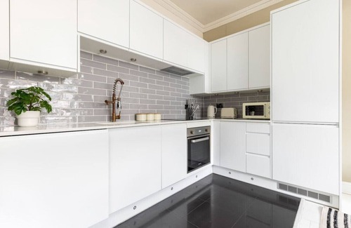 Wood Street Apartment | 2 Bed Flat near Walthamstow Market