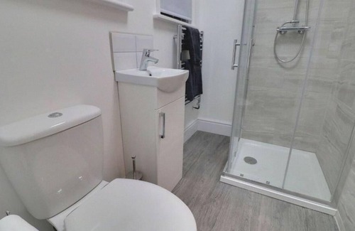 Southfields Apartment | 2 Bed Flat with everything you need for a lovely stay in Southfields London SW18