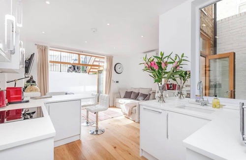 Fulham Broadway Apartment | 2 Bed - Fulham Broadway - Garden - Pets Allowed