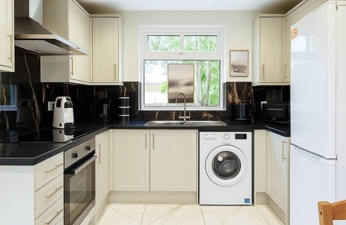 Harringay Apartment | 2-Bed Garden Flat - Modern - A