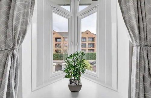 Cubitt Town House | 2 Bed House near Canary Wharf